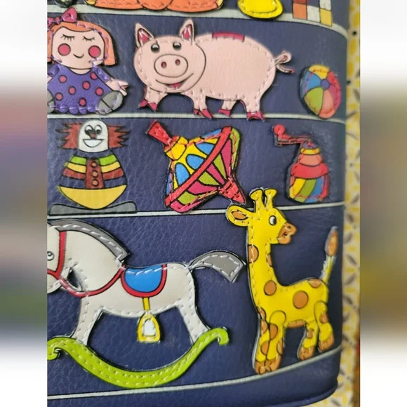 Mala Beaus The Toy Shop Midi Cross Body Bag - Picture 10 of 17